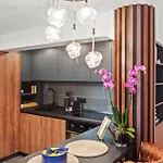Noa Boutique Beautiful Penthouse With Private Parking Βουκουρέστι