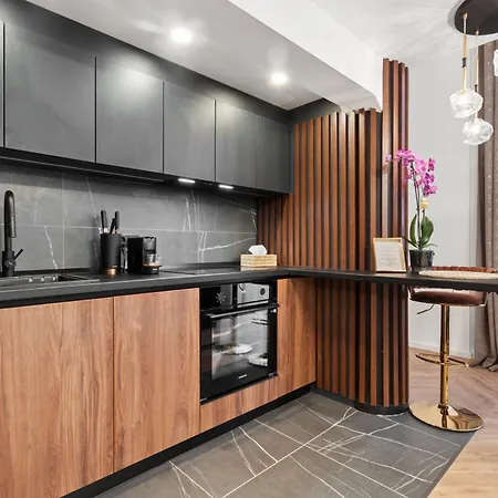 Noa Boutique Beautiful Penthouse With Private Parking *